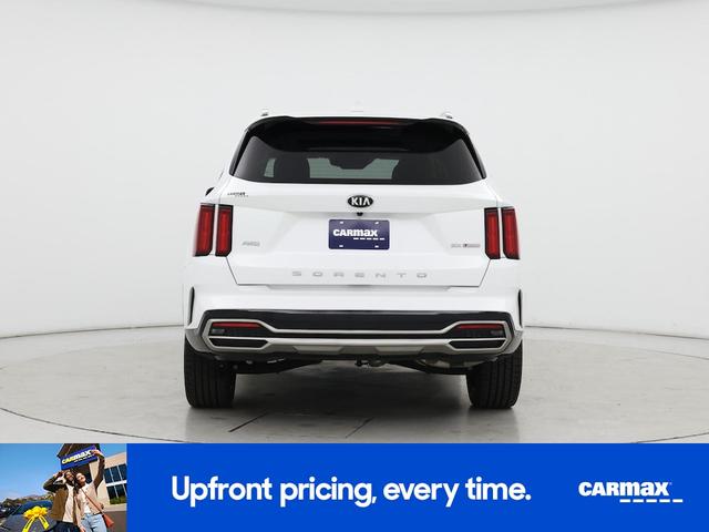 Photo of 2021 White Kia Sorento