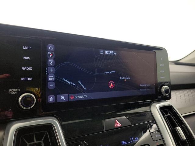Photo of 2021 White Kia Sorento