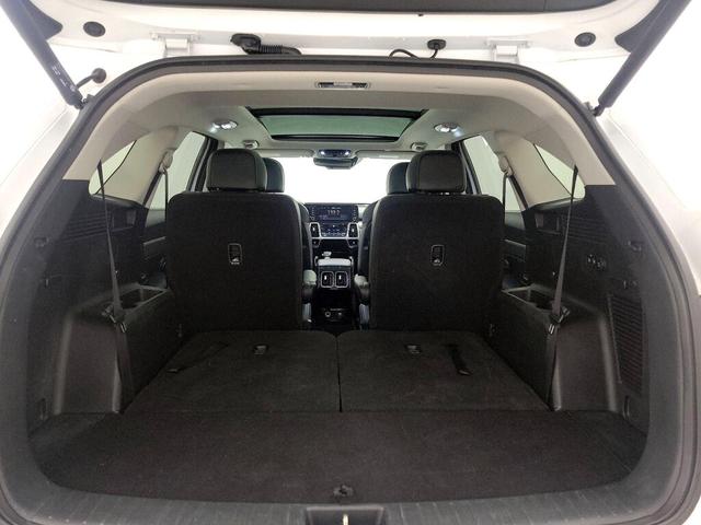 Photo of 2021 White Kia Sorento