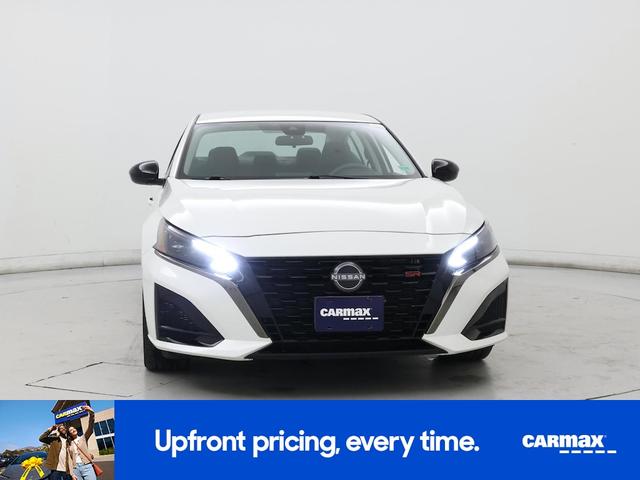 Photo of 2023 White Nissan Altima