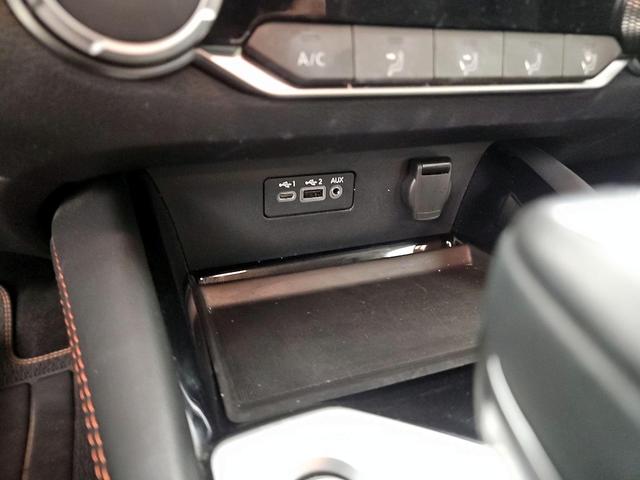 Photo of 2023 White Nissan Altima