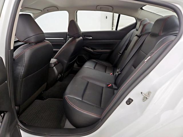 Photo of 2023 White Nissan Altima