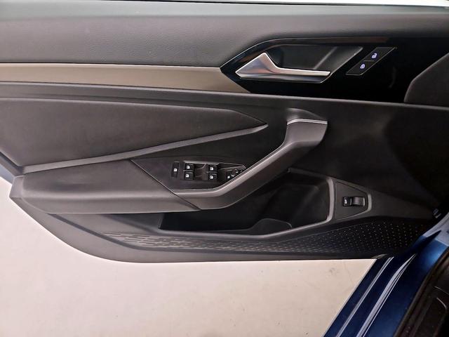 Photo of 2019 Blue Volkswagen Jetta
