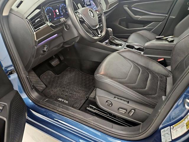 Photo of 2019 Blue Volkswagen Jetta