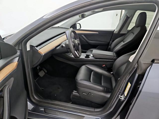 Photo of 2023 Gray Tesla Model Y