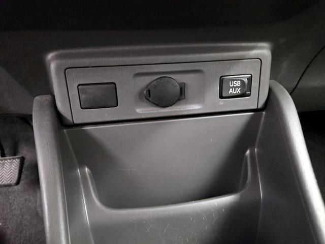Photo of 2014 Green Toyota Prius v