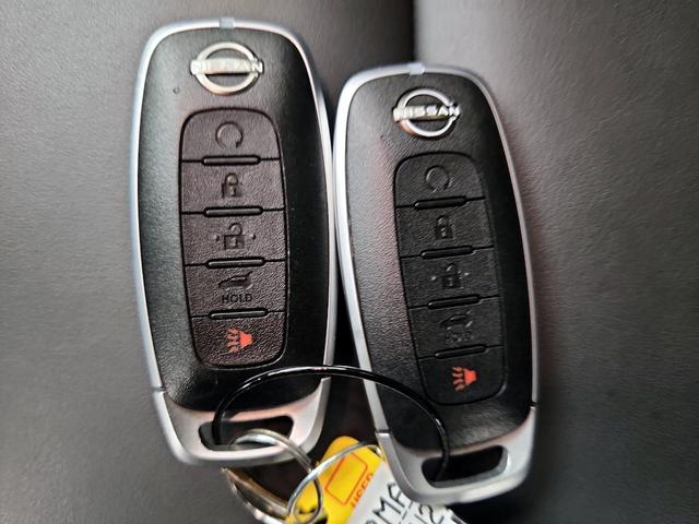 Photo of 2023 Black Nissan Rogue