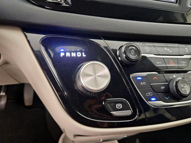 Photo of 2020 Gray Chrysler Pacifica