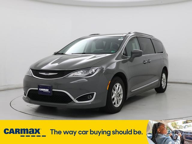 Photo of 2020 Gray Chrysler Pacifica
