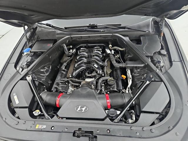 Photo of 2015 Black Hyundai Genesis