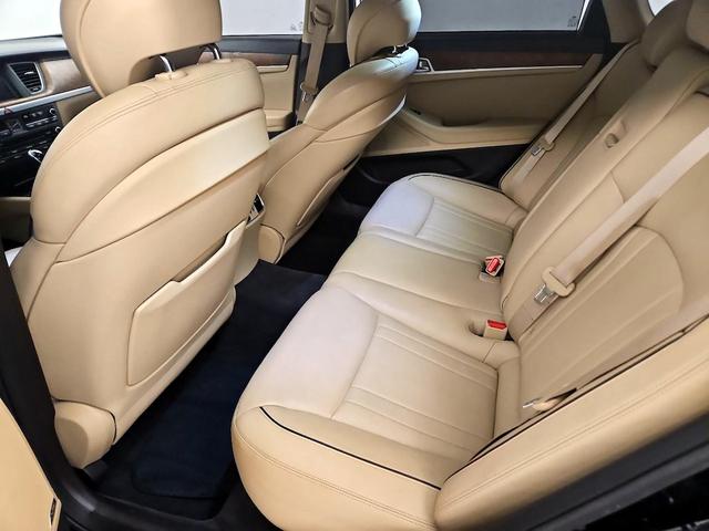 Photo of 2015 Black Hyundai Genesis