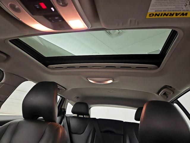 Photo of 2016 White Volvo V60