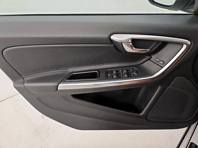 Photo of 2016 White Volvo V60