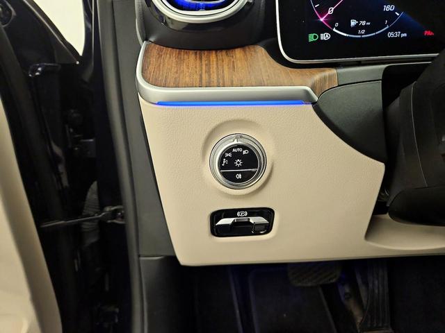 Photo of 2022 Blue Mercedes-Benz C-Class
