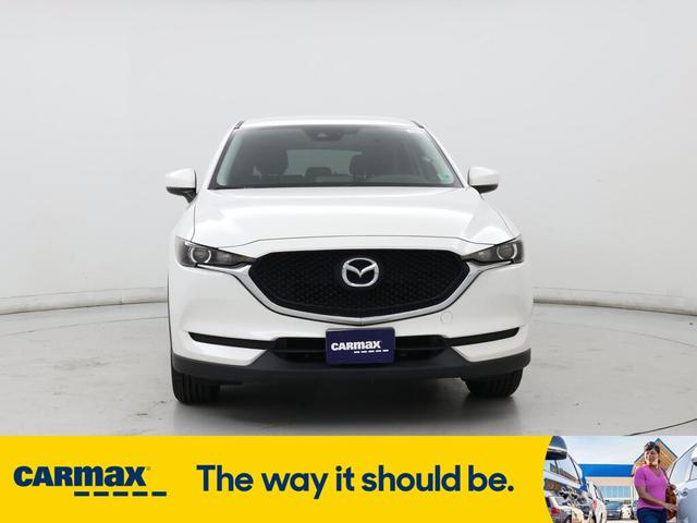 Photo of 2017 White Mazda CX-5