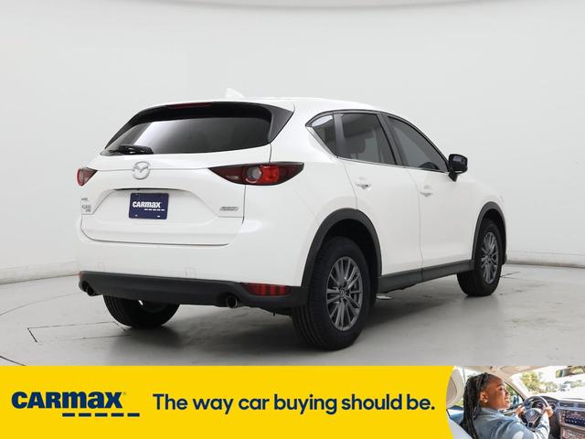 Photo of 2017 White Mazda CX-5