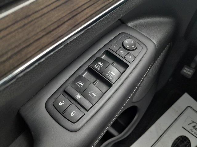 Photo of 2017 Billet Silver Metallic Clearcoat Jeep Grand Cherokee