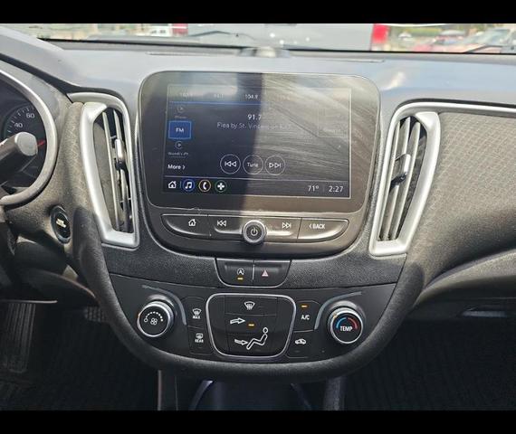 Photo of 2021 Summit White Chevrolet Malibu