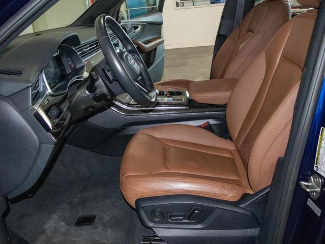 Photo of 2022 Navarra Blue Metallic Audi Q7