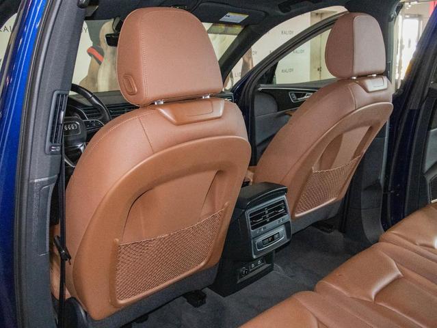 Photo of 2022 Navarra Blue Metallic Audi Q7