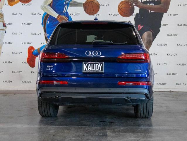 Photo of 2022 Navarra Blue Metallic Audi Q7