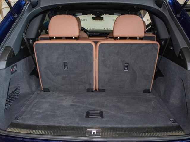 Photo of 2022 Navarra Blue Metallic Audi Q7