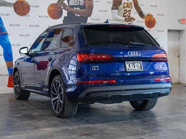 Photo of 2022 Navarra Blue Metallic Audi Q7