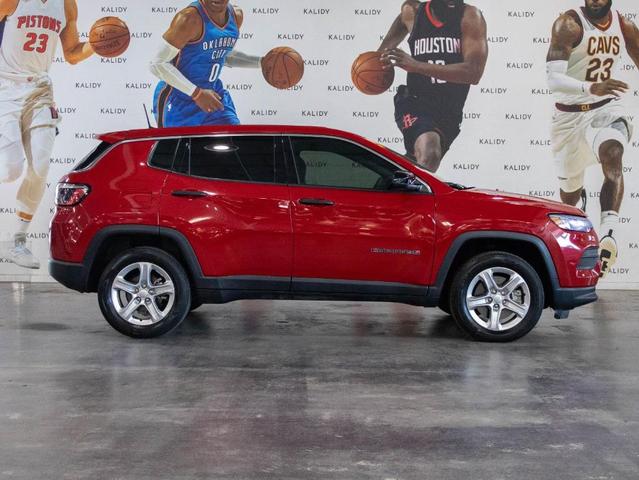 Photo of 2023 Redline Pearlcoat Jeep Compass