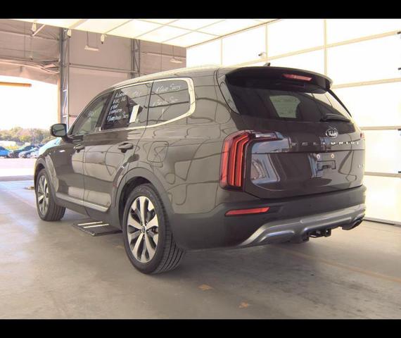 Photo of 2020 Dark Moss Kia Telluride