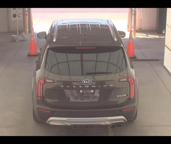 Photo of 2020 Dark Moss Kia Telluride