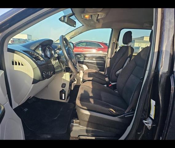 Photo of 2019 Black Onyx Crystal Pearlcoat Dodge Grand Caravan