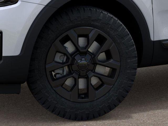 Photo of 2025 White Pearl Kia Telluride