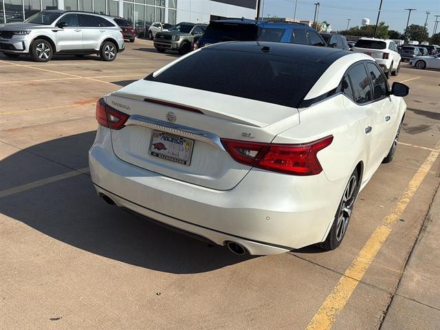 Photo of 2017 White Nissan Maxima