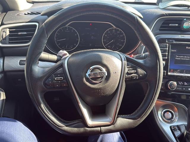 Photo of 2017 White Nissan Maxima