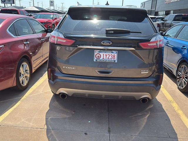 Photo of 2020 Magnetic Metallic Ford Edge