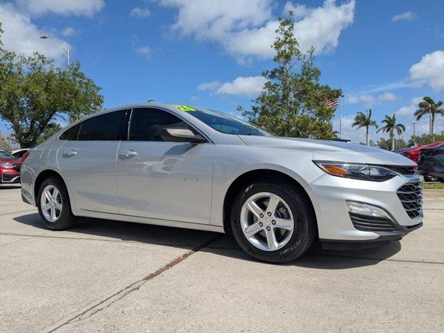 Photo of 2020 Silver Ice Metallic Chevrolet Malibu