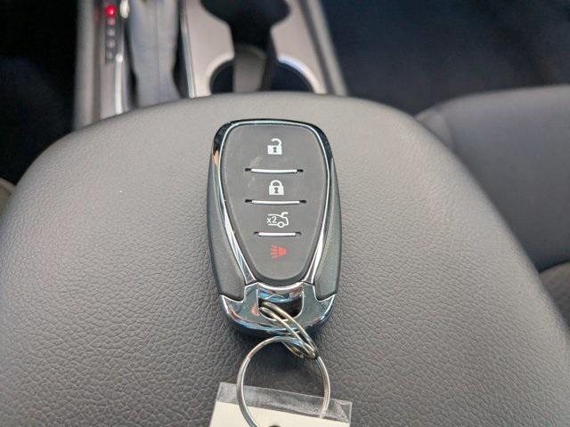 Photo of 2020 Silver Ice Metallic Chevrolet Malibu