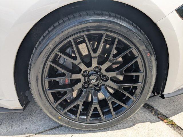 Photo of 2020 Oxford White Ford Mustang