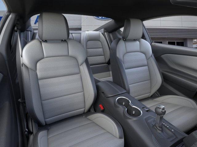 Photo of 2025 Oxford White Ford Mustang