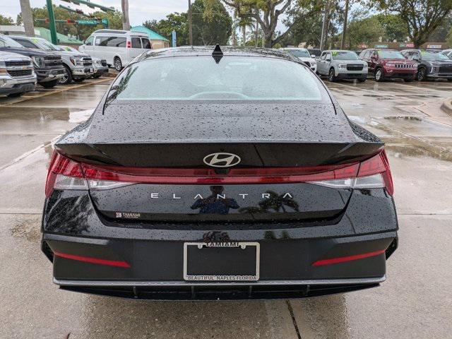 Photo of 2025 Abyss Black Hyundai ELANTRA