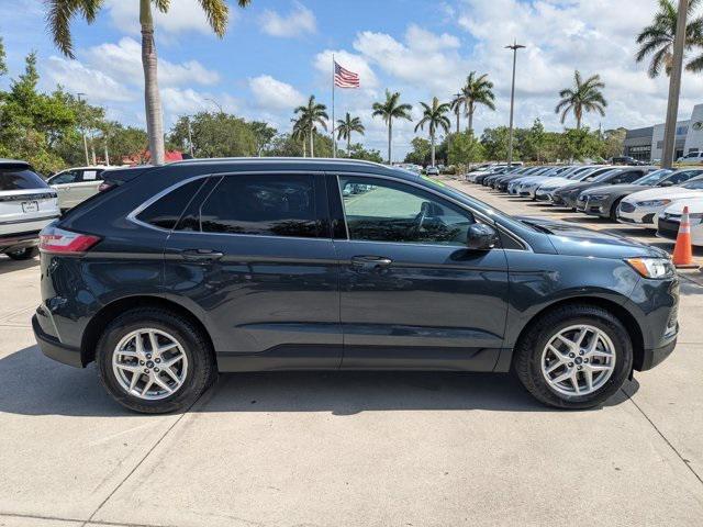 Photo of 2022 Stone Blue Metallic Ford Edge