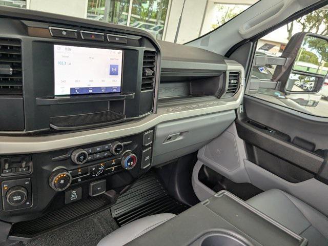 Photo of 2023 Oxford White Ford F-350