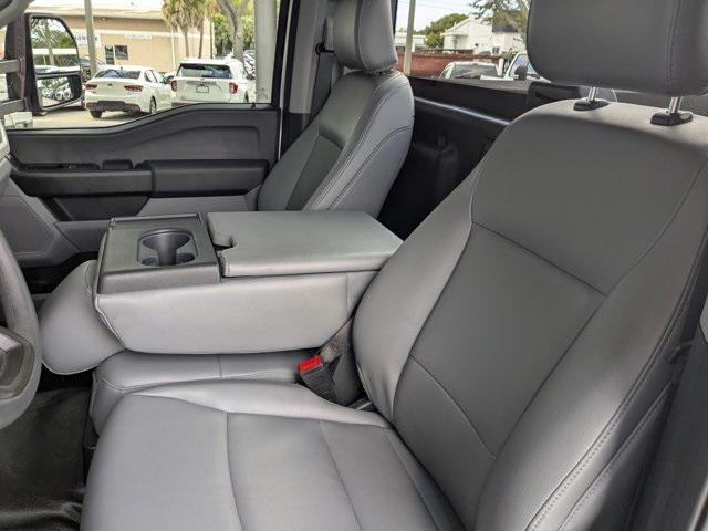 Photo of 2023 Oxford White Ford F-350