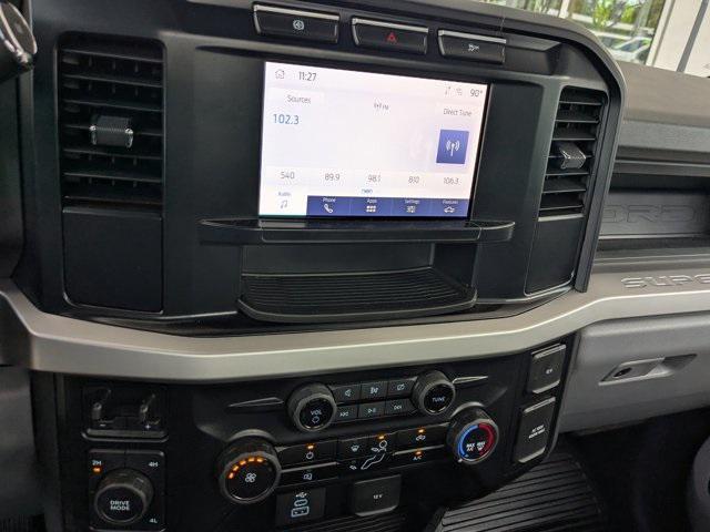 Photo of 2023 Oxford White Ford F-350