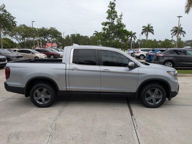 Photo of 2023 Lunar Silver Metallic Honda Ridgeline
