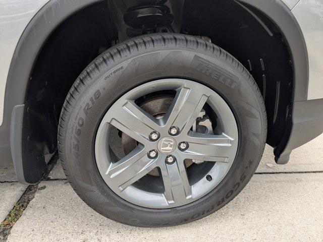 Photo of 2023 Lunar Silver Metallic Honda Ridgeline