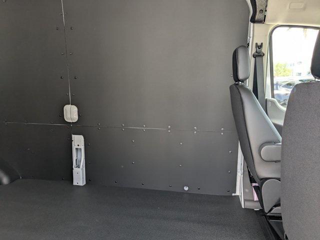 Photo of 2025 Oxford White Ford Transit-250