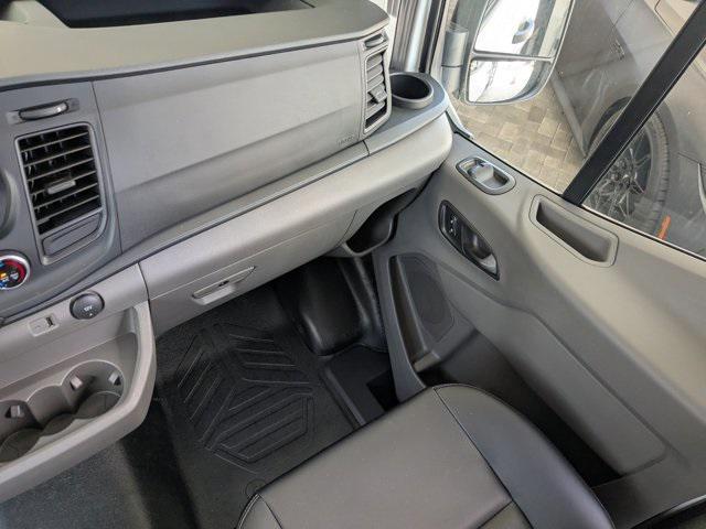Photo of 2025 Oxford White Ford Transit-250