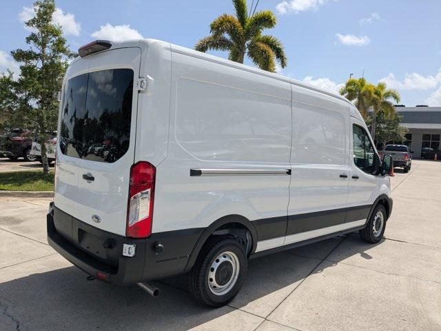 Photo of 2025 Oxford White Ford Transit-250