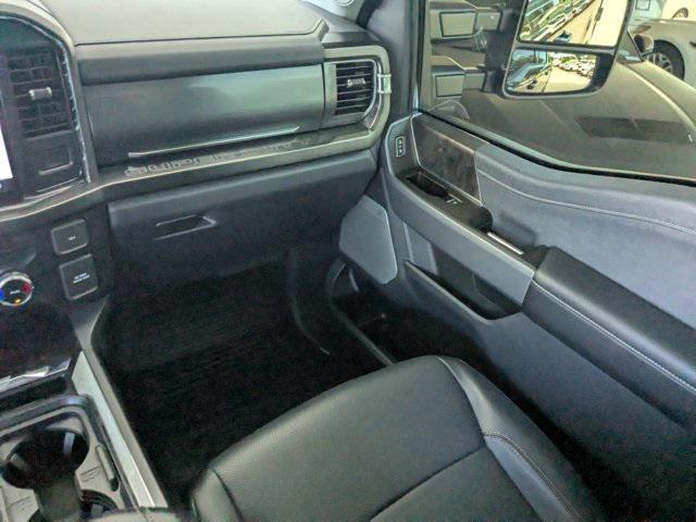 Photo of 2023 Agate Black Metallic Ford F-250